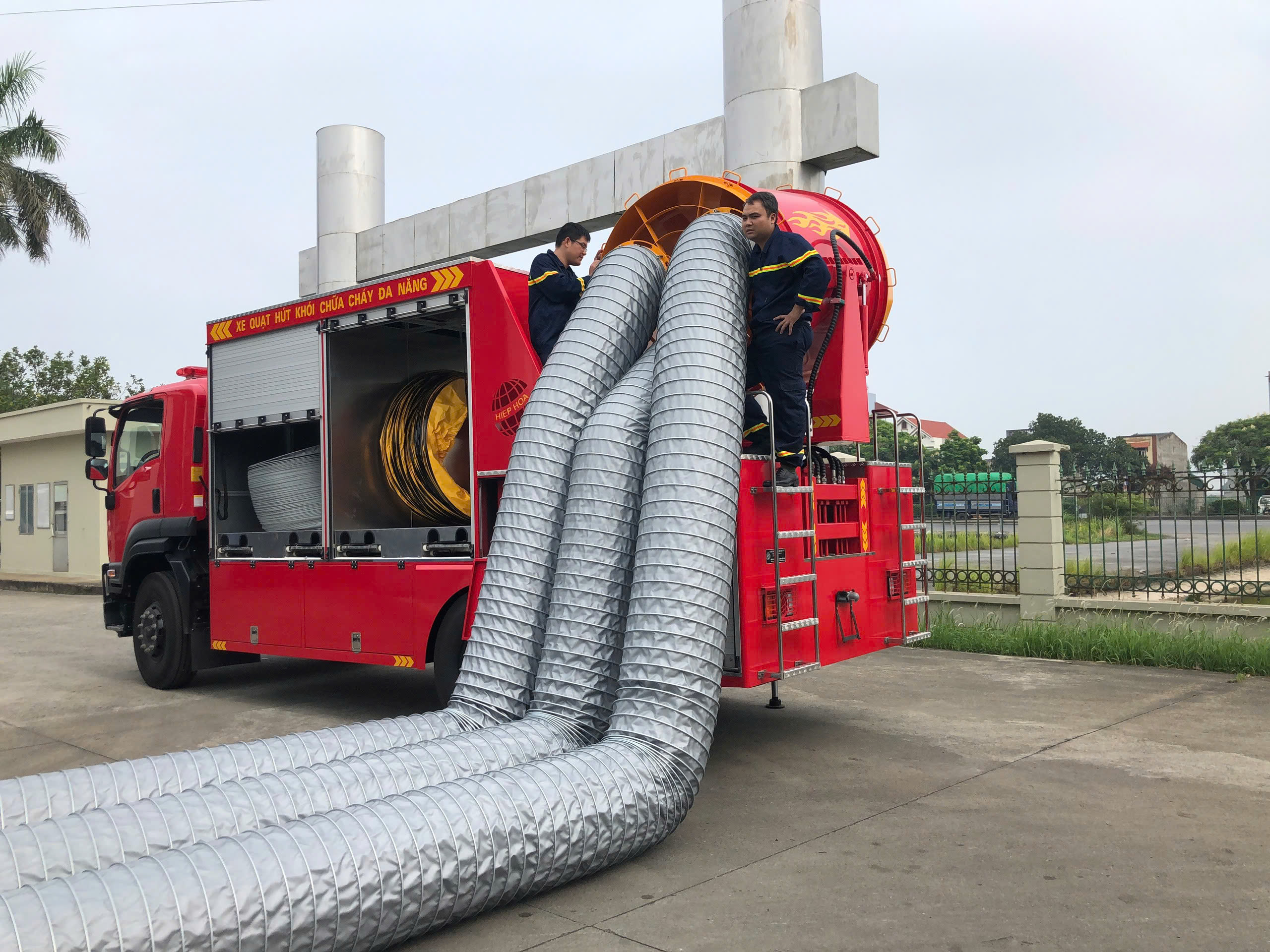 Hiep Hoa fire fan truck