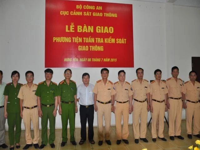 LỄ BÀN GIAO XE Ô TÔ CHUYÊN DỤNG CHO CSGT MỘT SỐ TỈNH PHÍA BẮC