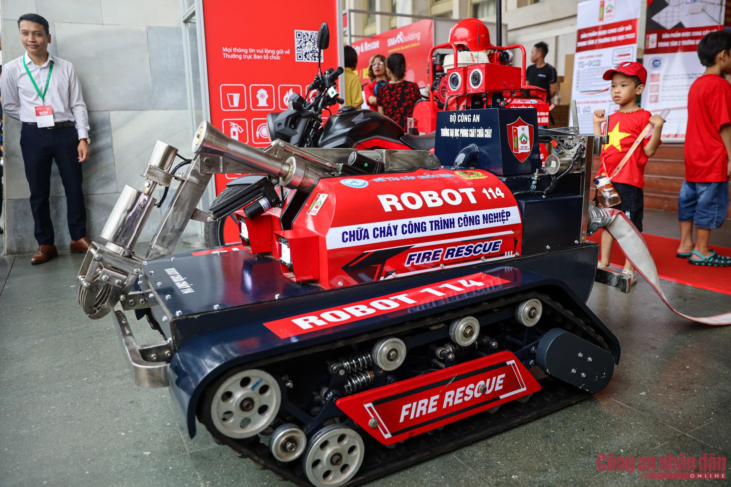 vô giá trị Robot 114 do Đại học PCCC nghiên cứu